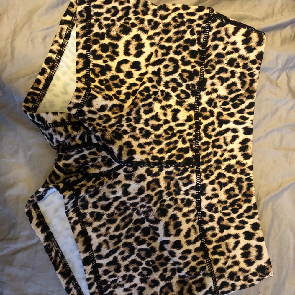 Savage workout shorts size M